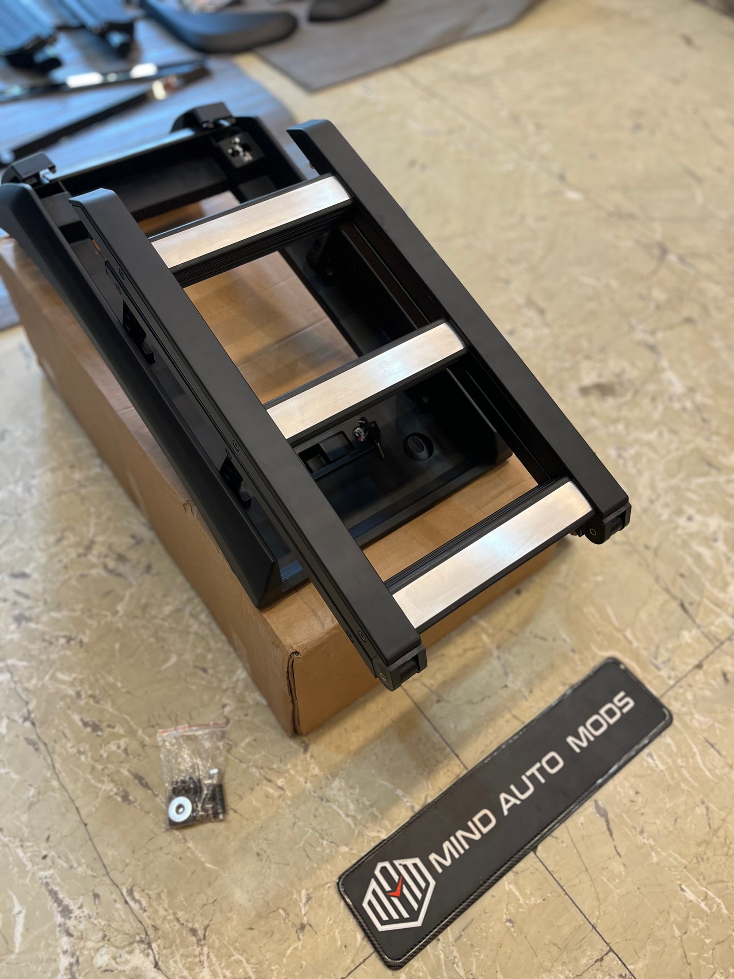 DEFENDER DEPLOYABLE LADDER