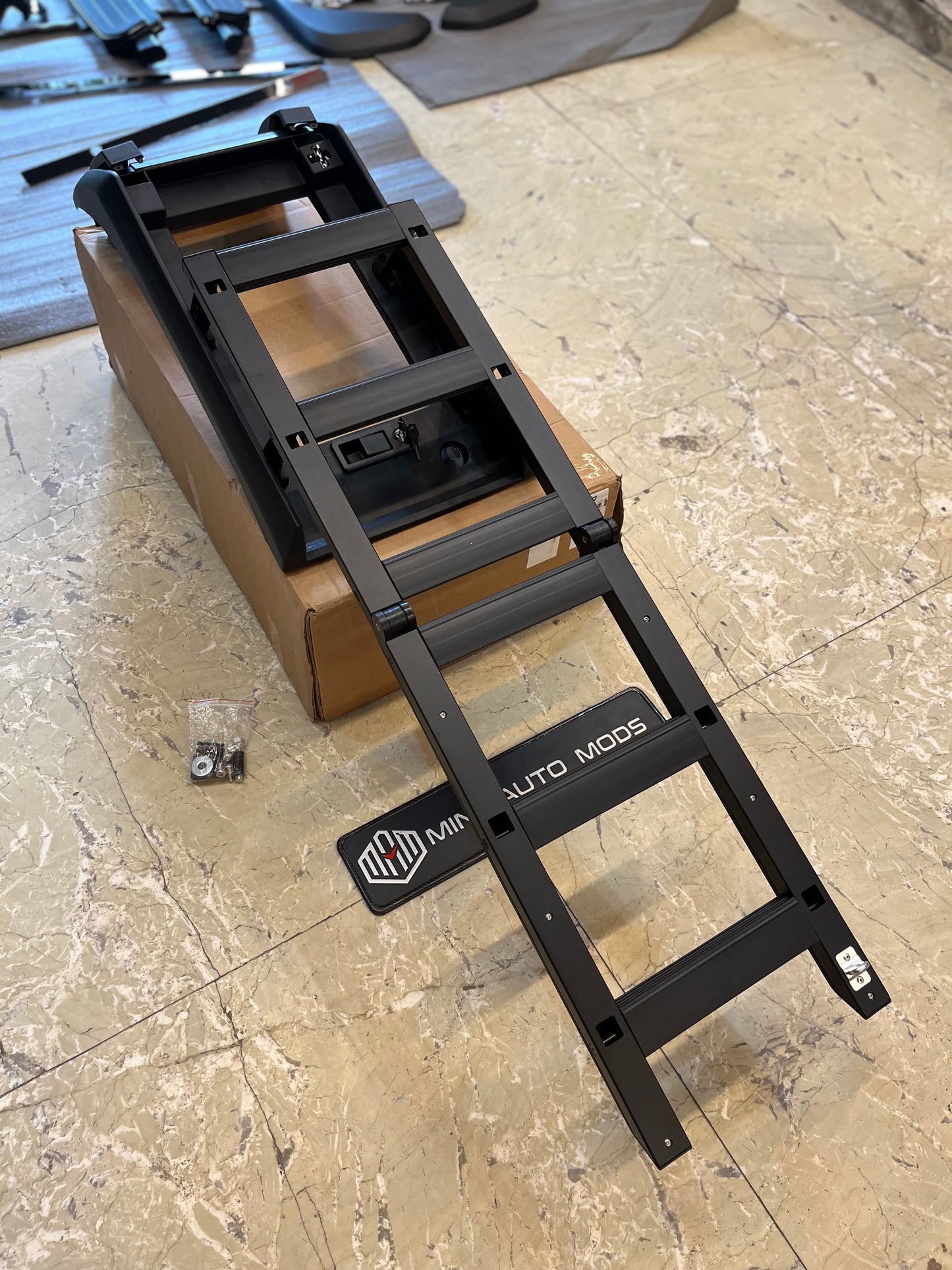 DEFENDER DEPLOYABLE LADDER