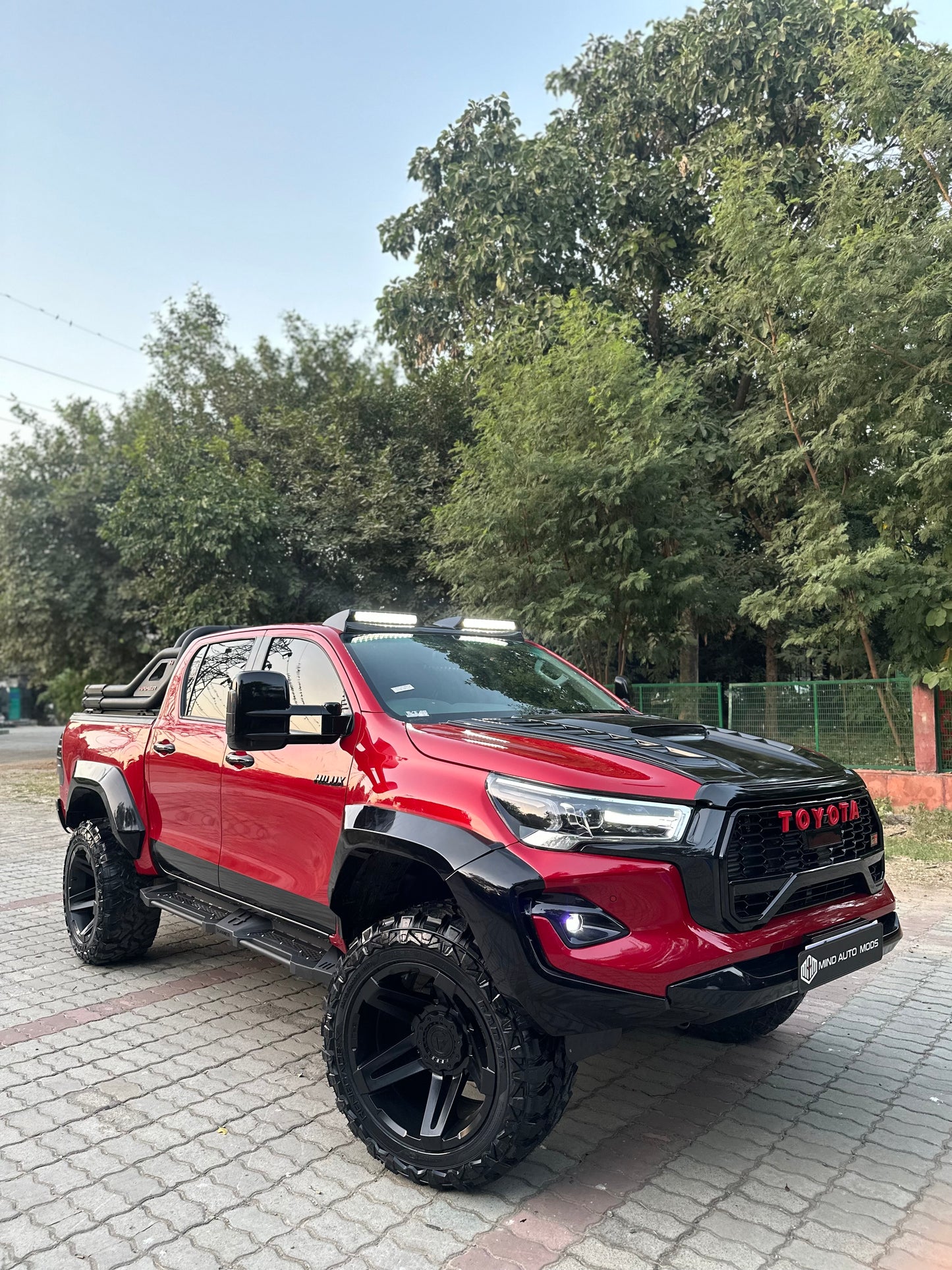 HILUX FOOT STEPS