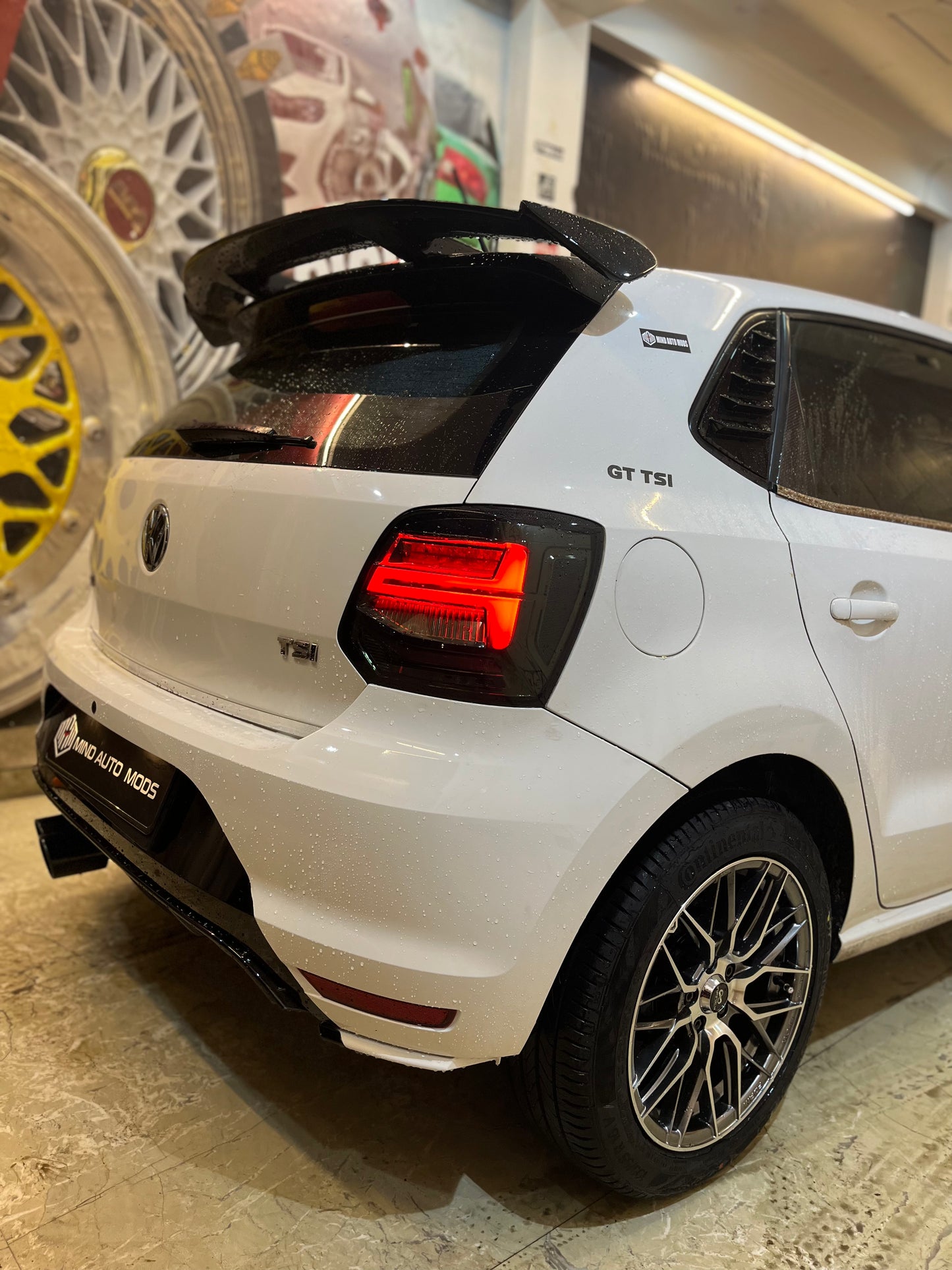 UNIVERSAL SLEEK ABS MONSTER SPOILER