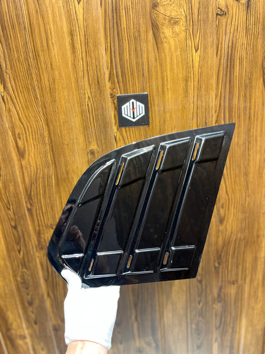 GRAND VITARA/HYRYDER SIDE WINDOW LOUVER (BLACK)