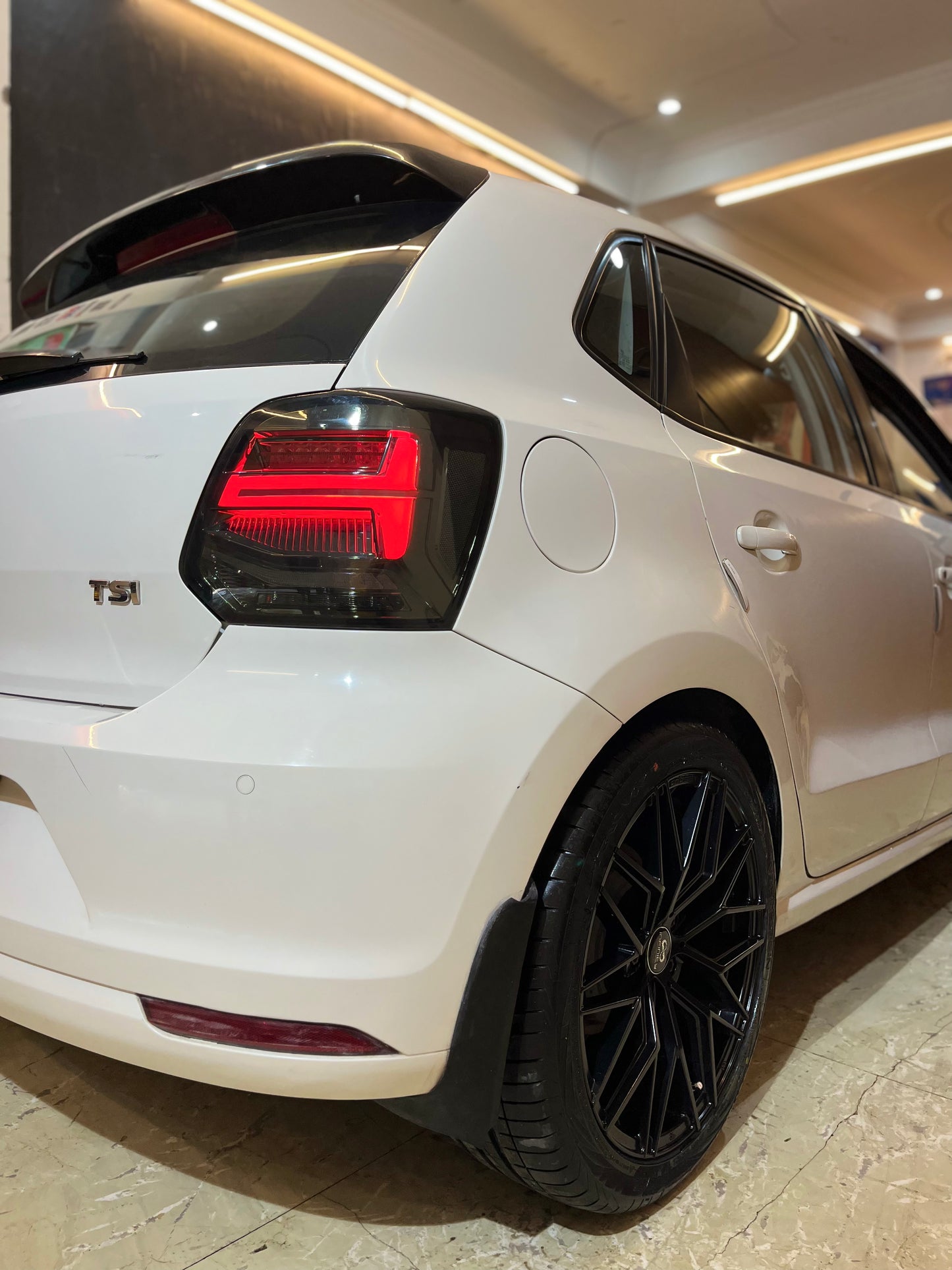 POLO (AUDI Q2) SMOKE LENS TAIL LAMP